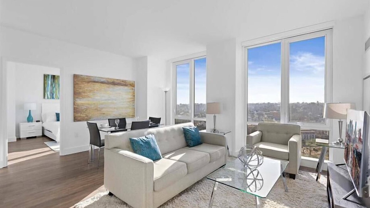 White Plains Apartment | Modern 2BR in Downtown| Clubhouse + Gym | Parking