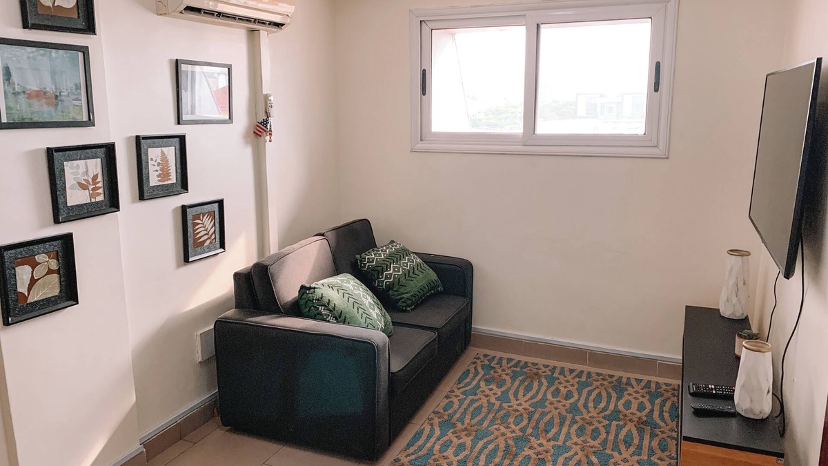 Labone Apartment | Modern 2BR in Labone Wi-Fi/DSTV