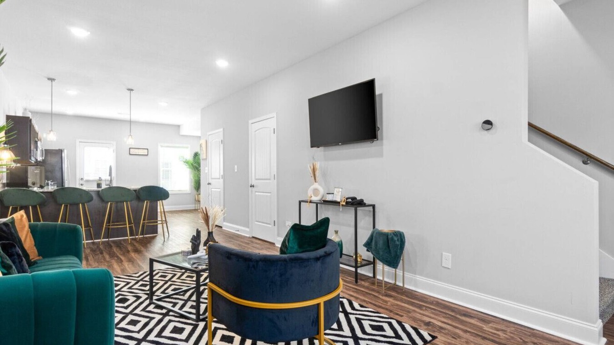 Clarksville House | Modern 2BR Retreat Near Downtown Clarksville, APSU & F&M Arena