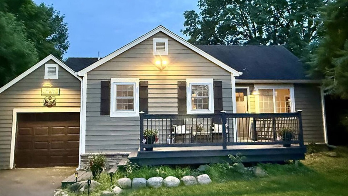 Minnetrista House | Modern 2BR Retreat by Lake Minnetonka
