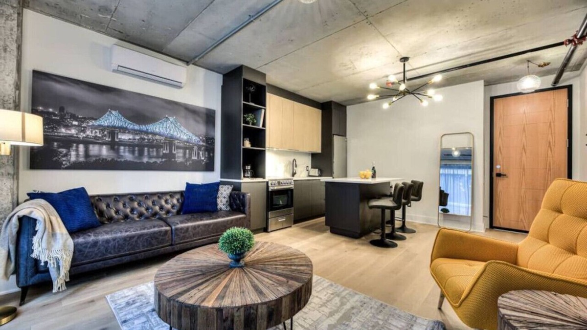 Cite Multimedia Apartment | Modern 2BR Suite Old Montreal B2