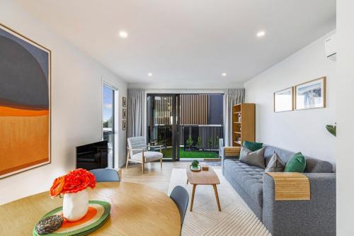 Mission Bay Apartment | Modern 2BR Townhouse in Mission Bay I Zodiak Stays