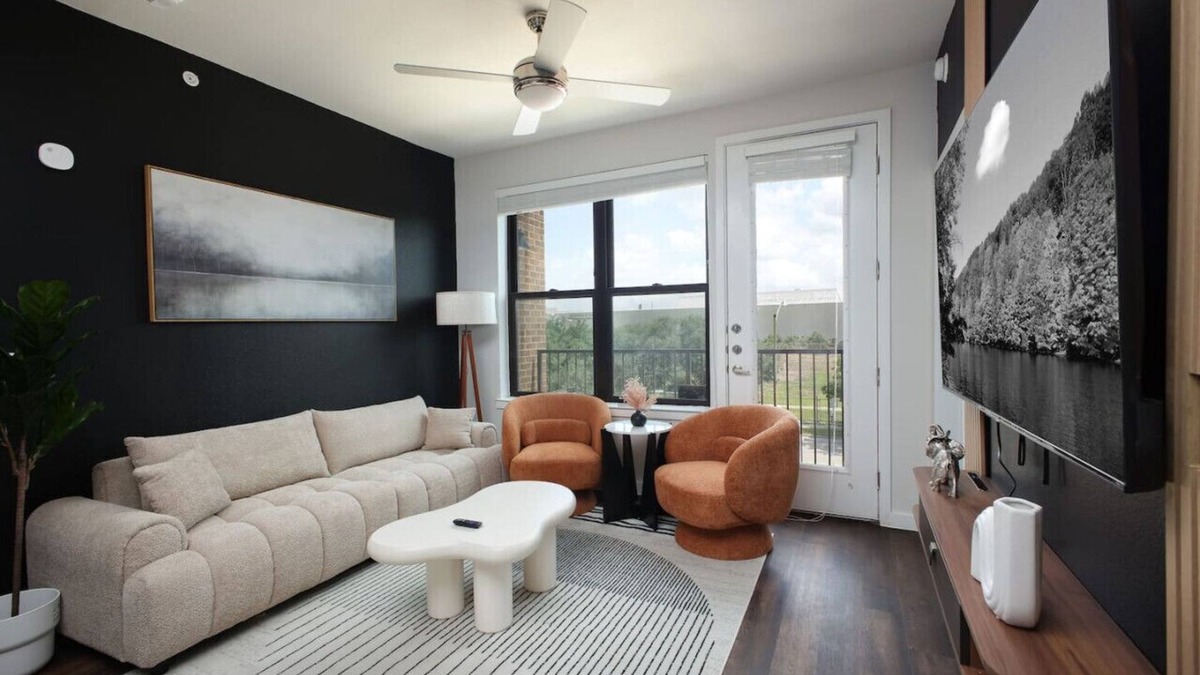 Southtown Apartment | Modern 2BR-w/Prkng, Near Rvrwalk, Dome & Conv Ctr