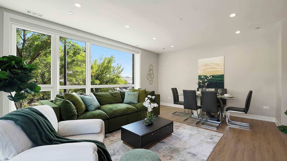 Tri-Taylor Apartment | Modern 2BR2BA Condo Free Parking and Balcony