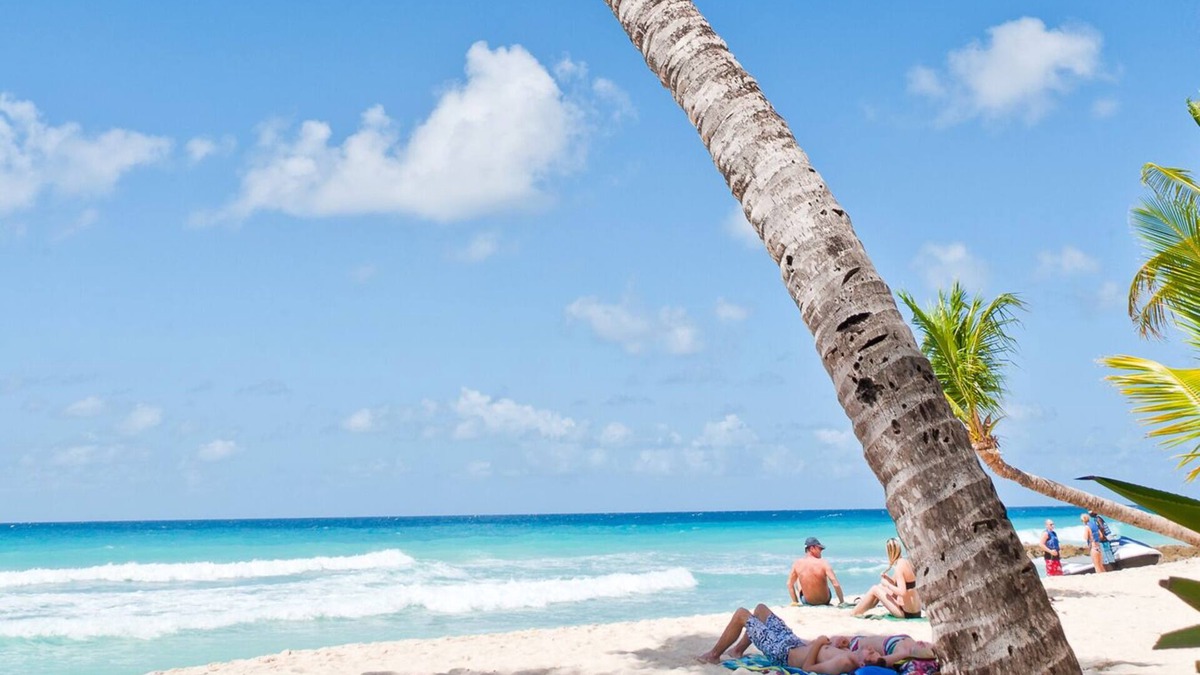 St. Lawrence Gap Apartment | Modern 3-Bed Condo by Dover Beach - Terraces 201