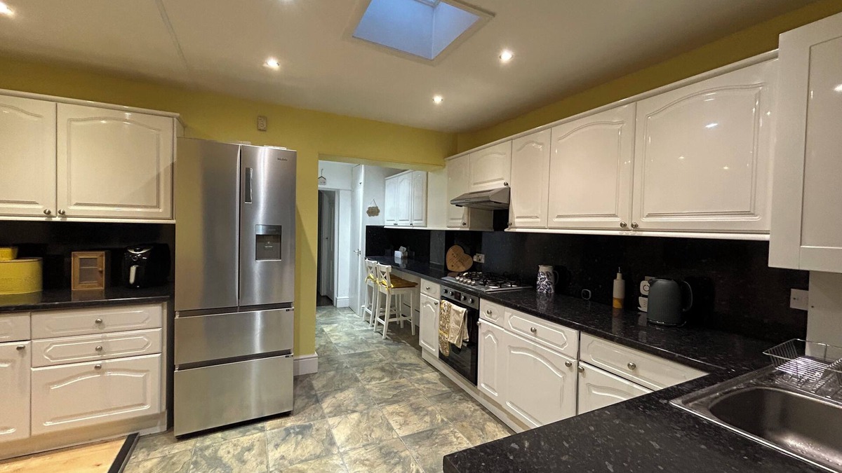 Kidbrooke with Hornfair House | Modern 3 Bed House. Free parking. Great transport links. Close to the O2n