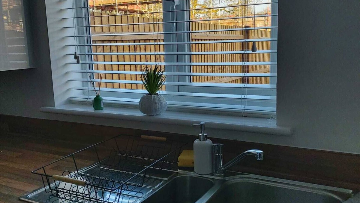 Rugby House | Modern 3 Bed House with Free Private Parking Rugby