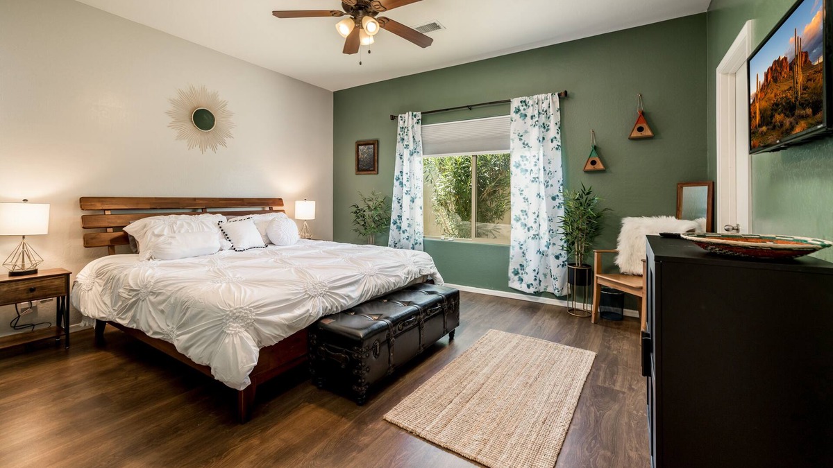Apache Junction House | Modern, 3 Bedroom Home Near Superstition Mountain!