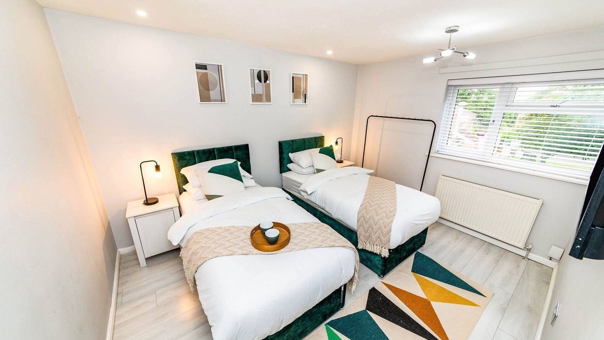 Little Hay House | Modern 3 Bedroom House NEC Contractors and Leisure