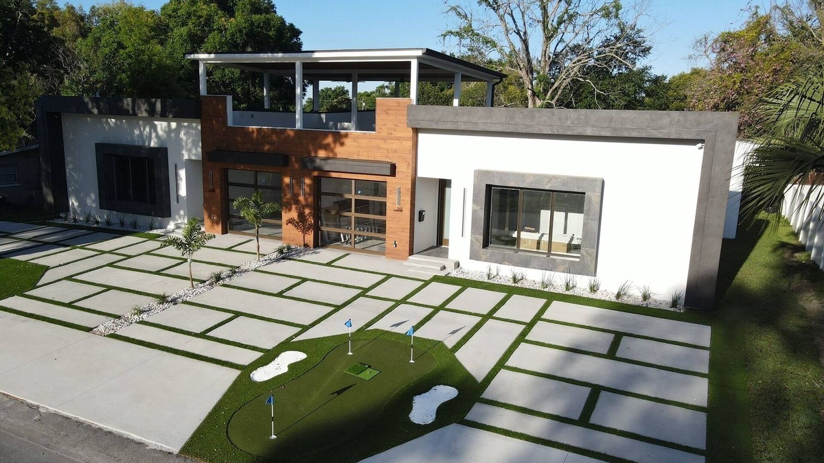 Bartow House | Modern 3-Bedroom Home Across from Bartow Golf Course