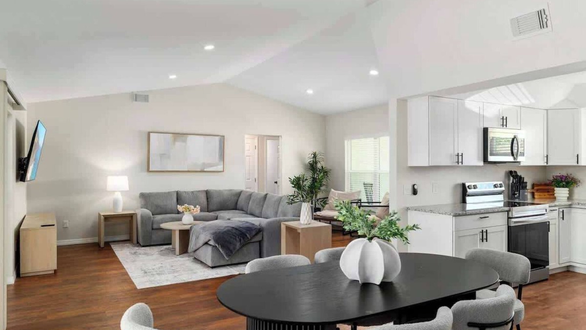 Wesley Chapel House | Modern 3 Bedroom, Wesley Chapel!