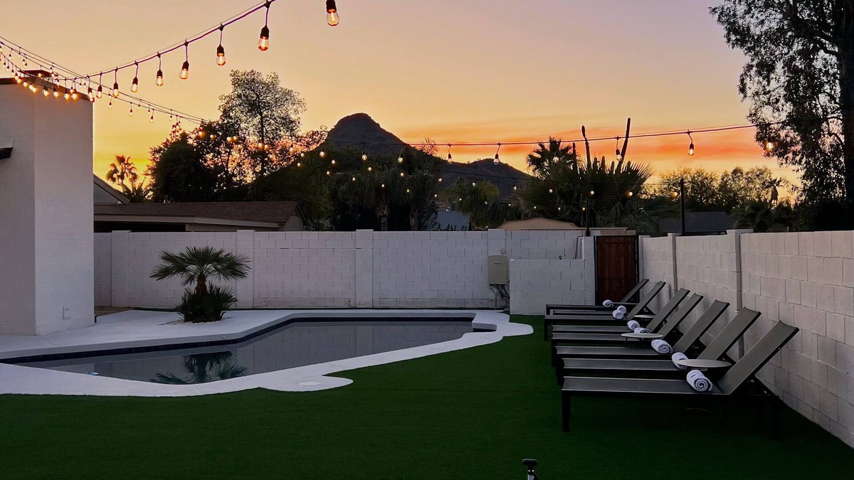 Paradise Valley Village House | Modern 3 bedroom with heated pool and mountain view