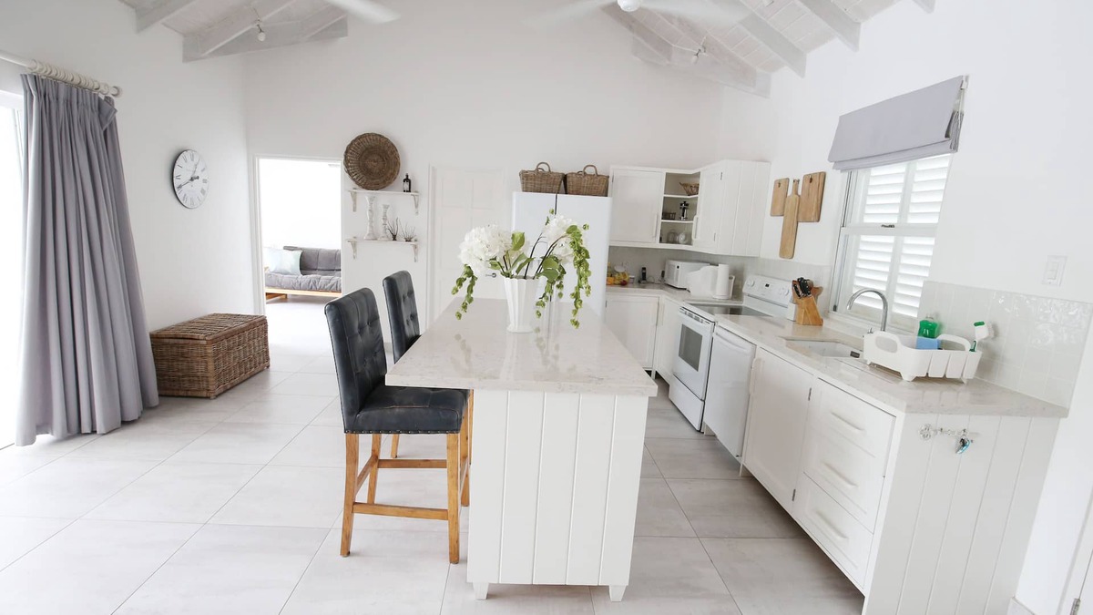 Mullins Villa | Modern 3 bedroom with pool, 5 minute walk to beach