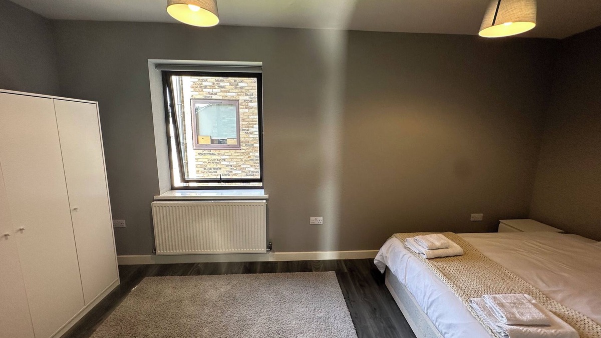 Canning Town North Apartment | Modern 3 bedrooms apartment in Canning Town