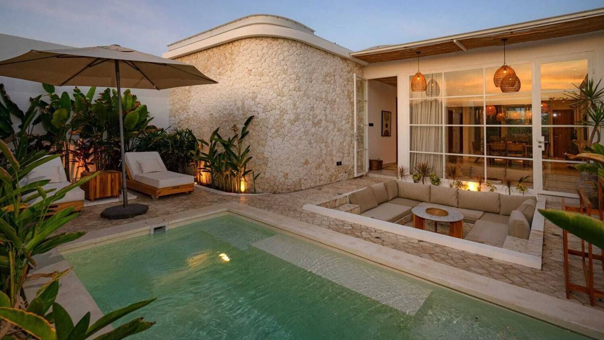 Tanjungbenoa Villa | Modern 3 bedrooms pool villa near the beach, shops, and restaurants