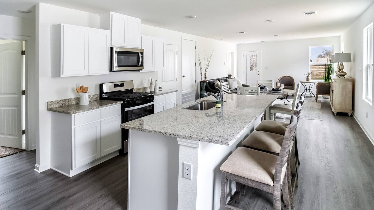 Gonzales House | Modern 3-br 2bth house w/WiFi & AC in heart of Gonzales, next to Baton Rouge