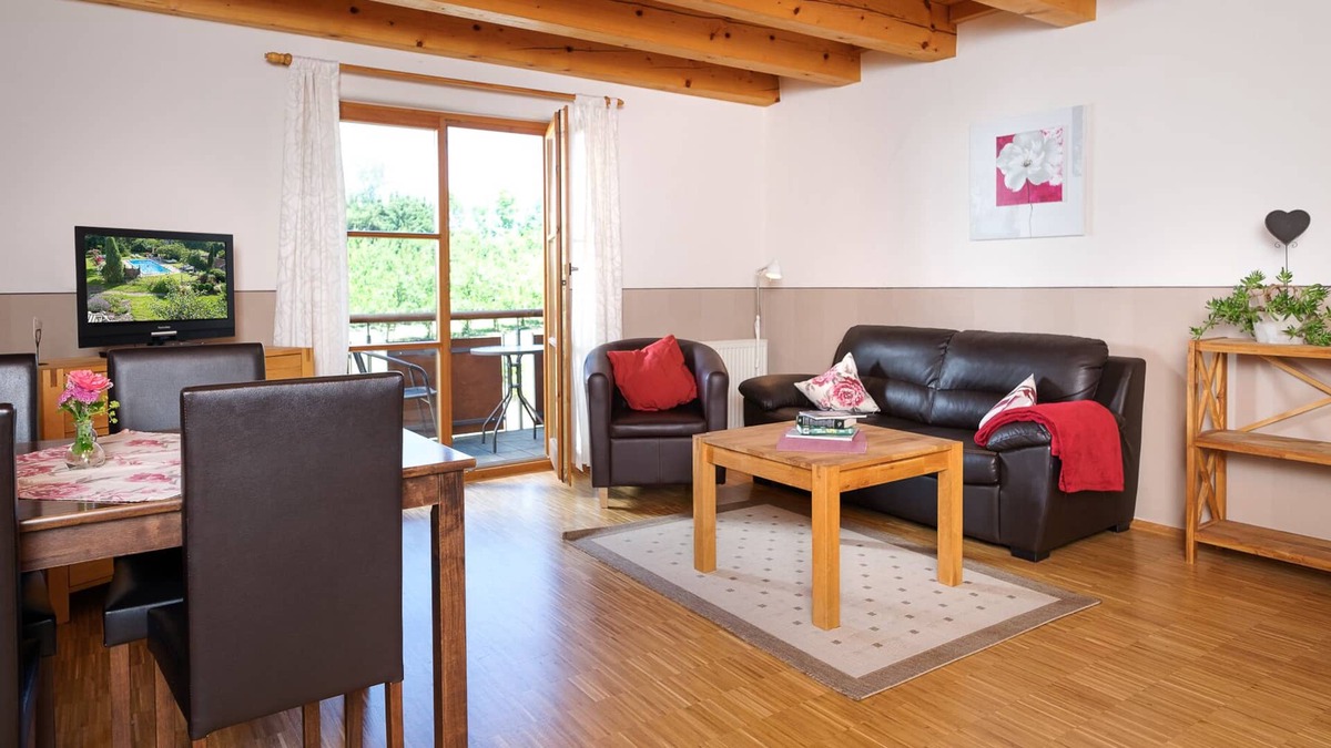 Bitzenhofen Apartment | Modern 3-room country house vacation apartment