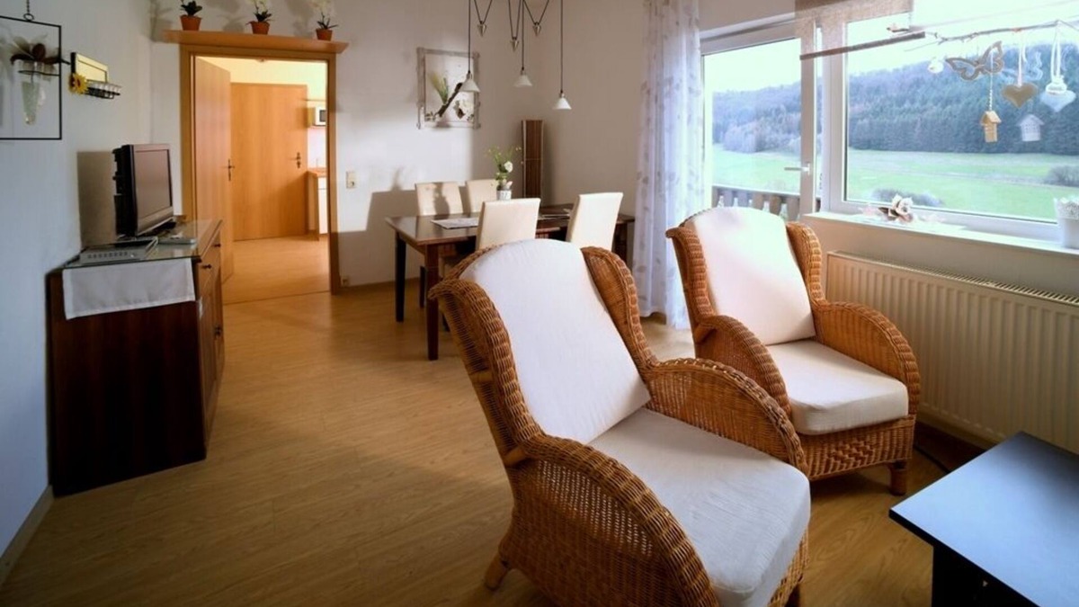 Bischoffen Apartment | Modern 3-star apartment with a romantic flair, close to the beach and the lake