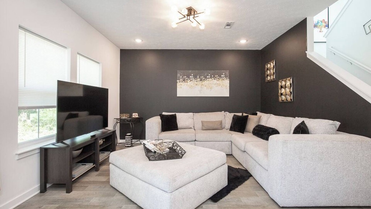 West Akron House | Modern 3Bdrm Home | Family-Friendly, Close to Zoo