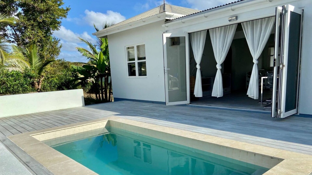 Swetes House | Modern 3bed House in the Heart of Swetes Village