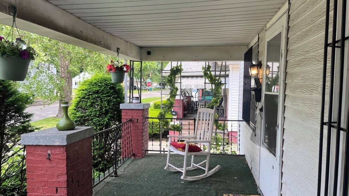 Decatur House | Modern 3BR + 2 Living Rooms Stylish & Spacious House in Central Decatur