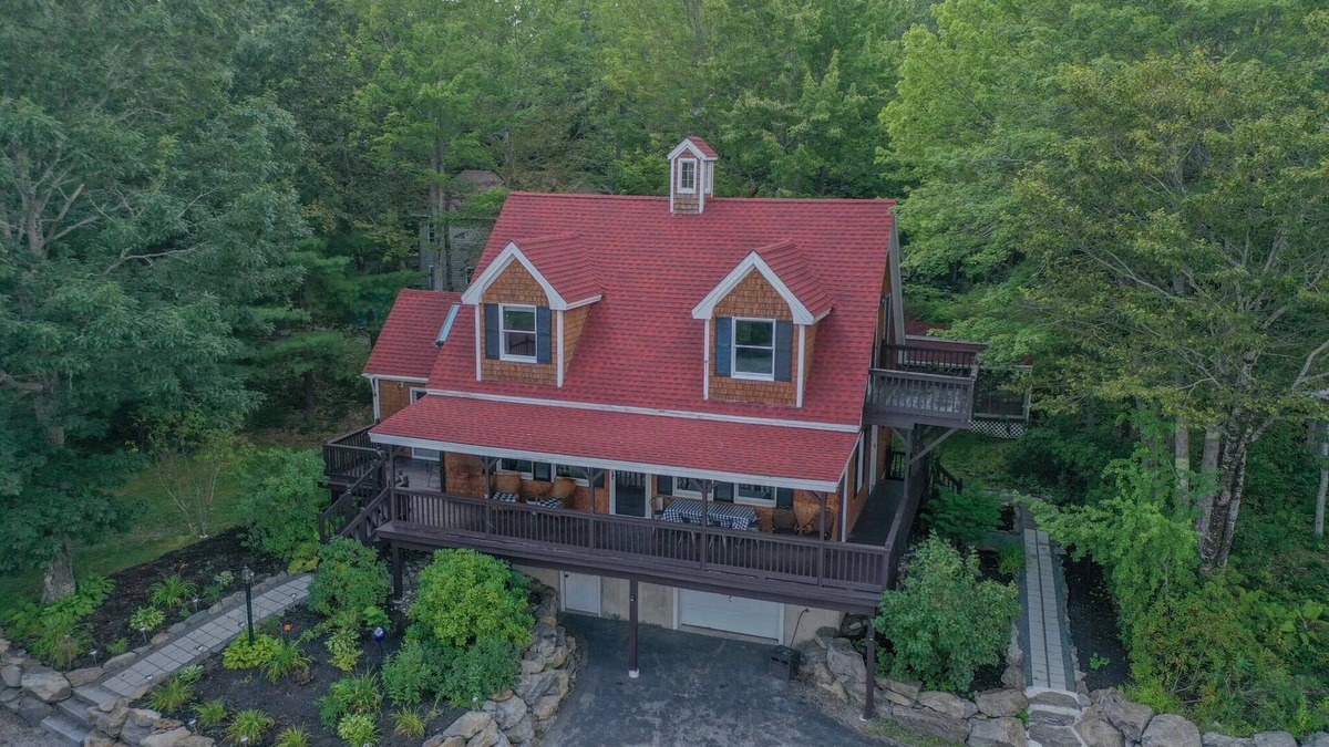 Bucksport Villa | Modern 3BR/2BA Home with Stunning Ridge Views & Private Hot Tub