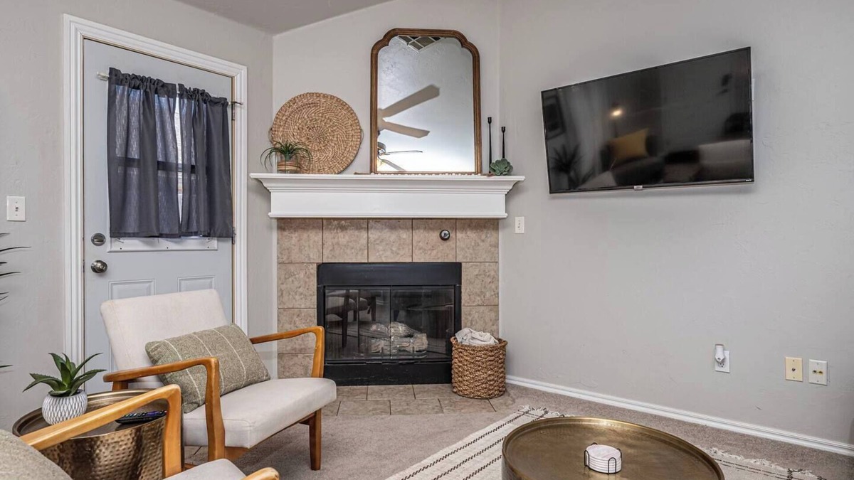 Oklahoma City Apartment | Modern 3BR/2BA Near Tinker AFB & OKC!