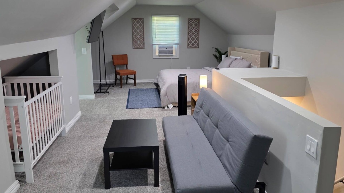 University City House | Modern 3BR Getaway Near STL Attractions – Family-Friendly Comfort!
