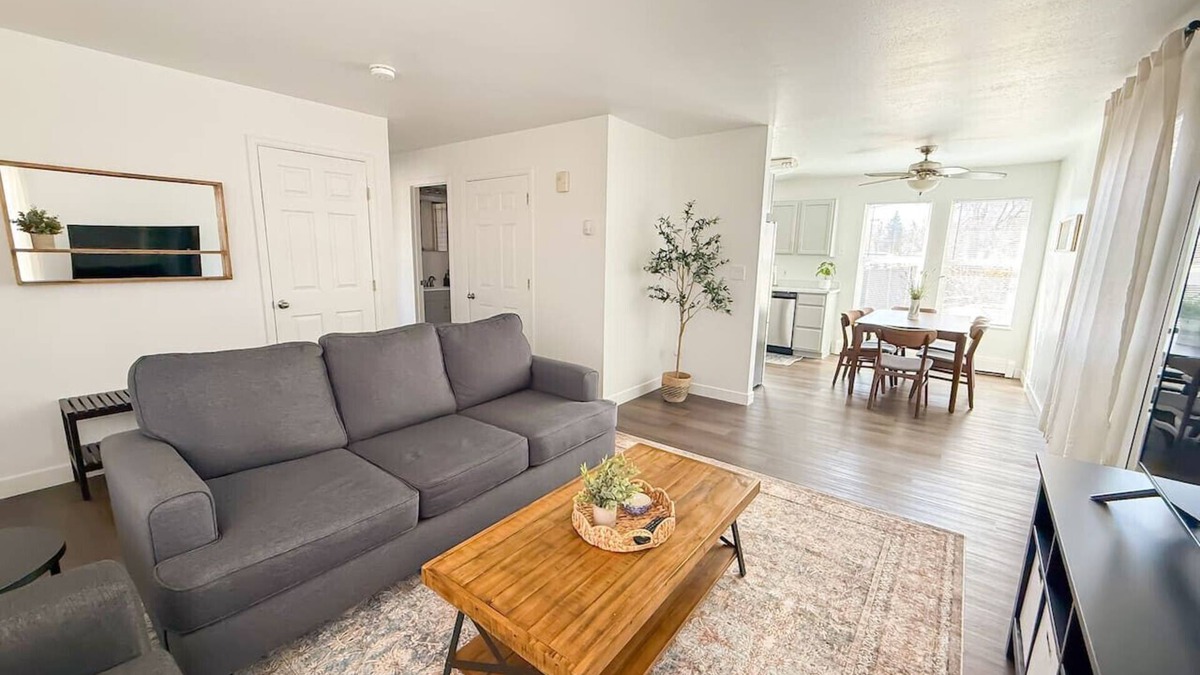 Sheridan House | Modern 3BR Near Littleton