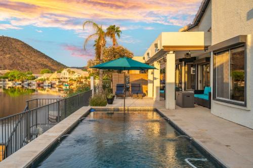 Arrowhead Lakes House | Modern 3BR Oasis Pool Views Fire Pit & BBQ