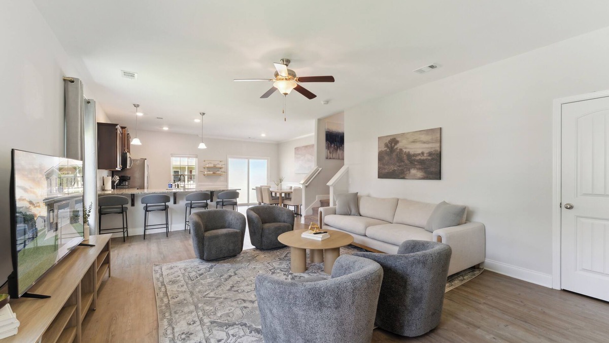 Port Wentworth House | Modern 3BR Pool Gym Near Savannah & Airport Dog Friendly Fenced Yard