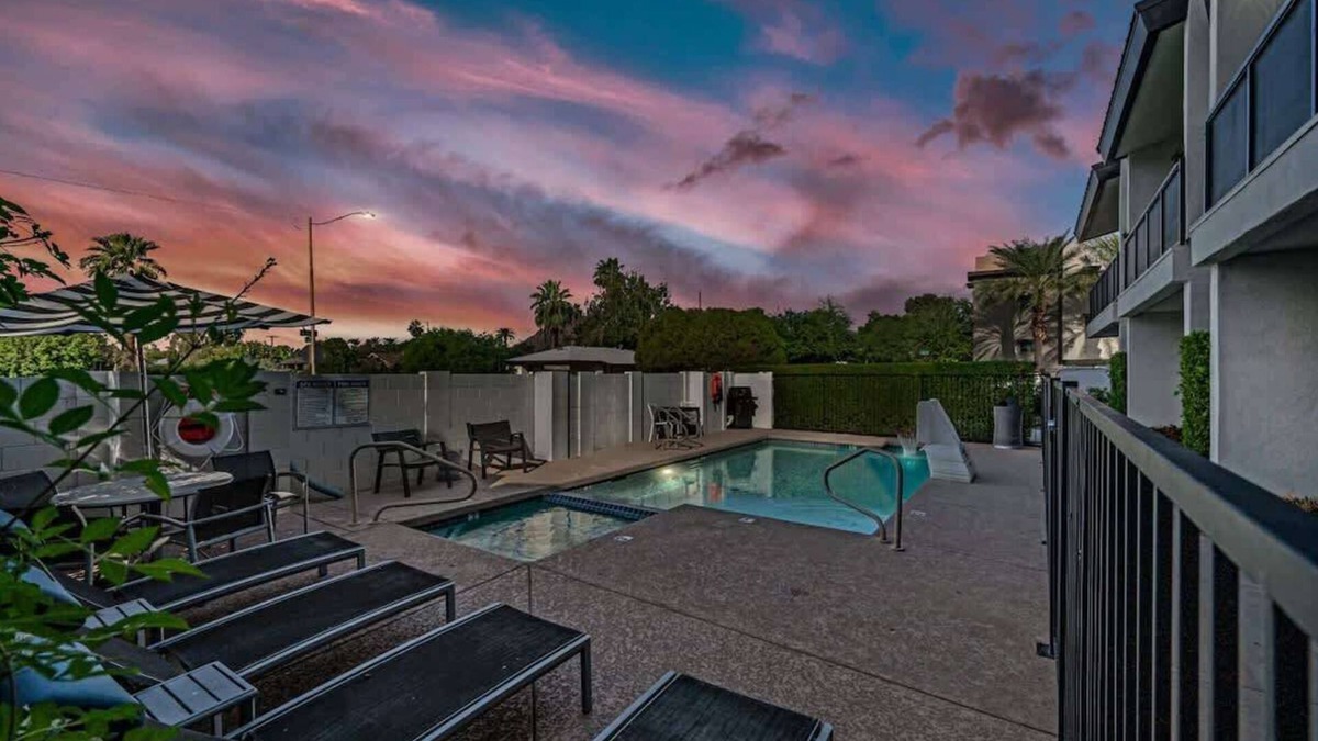 South Scottsdale House | Modern 3BR Townhome w/Pool | Walk to Old Town
