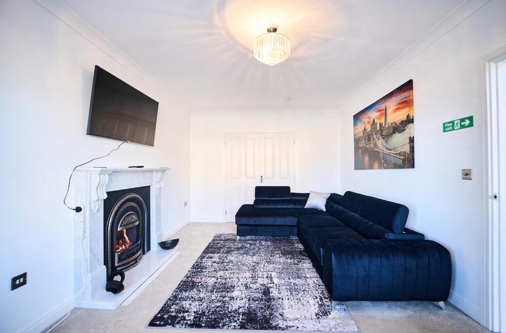 MacMerry House | Modern 4-Bed Home, Tranent