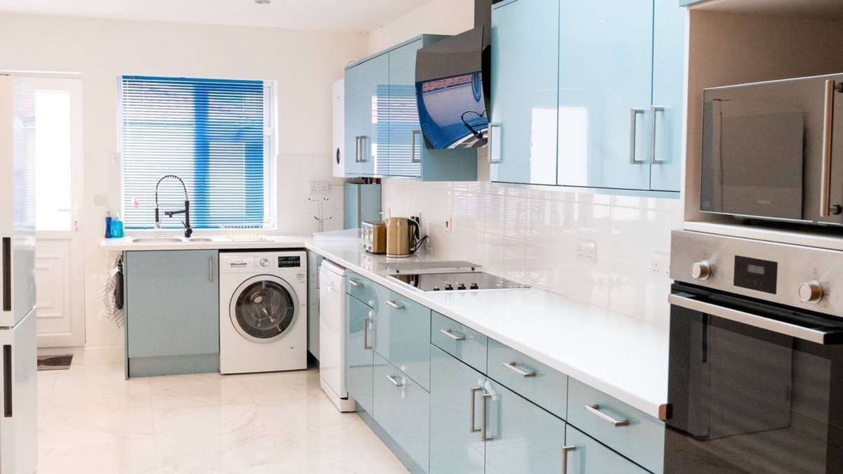 Filton House | Modern 4 Bed House in Filton Bristol City
