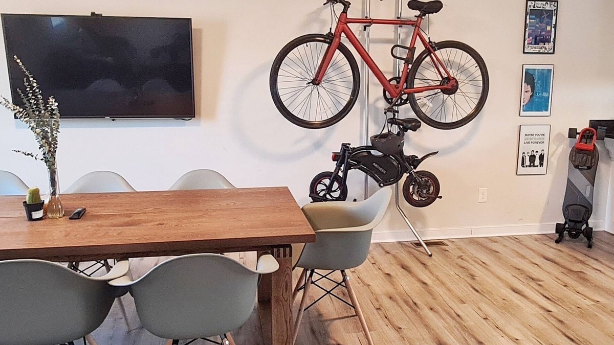 Richmond House | Modern 4 Bedroom Home, 6 mins away from Downtown