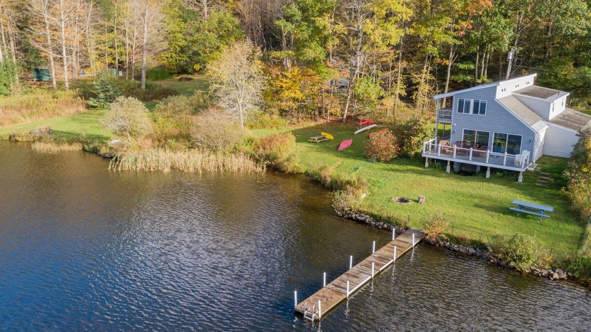 Richmond House | Modern 4 bedroom lakefront house in The Berkshires.