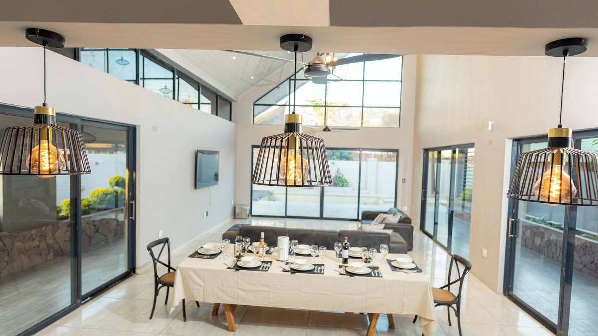 Victoria Falls House | Modern 4-bedroom house in enchanting Victoria Falls with AC, Pool & WiFi