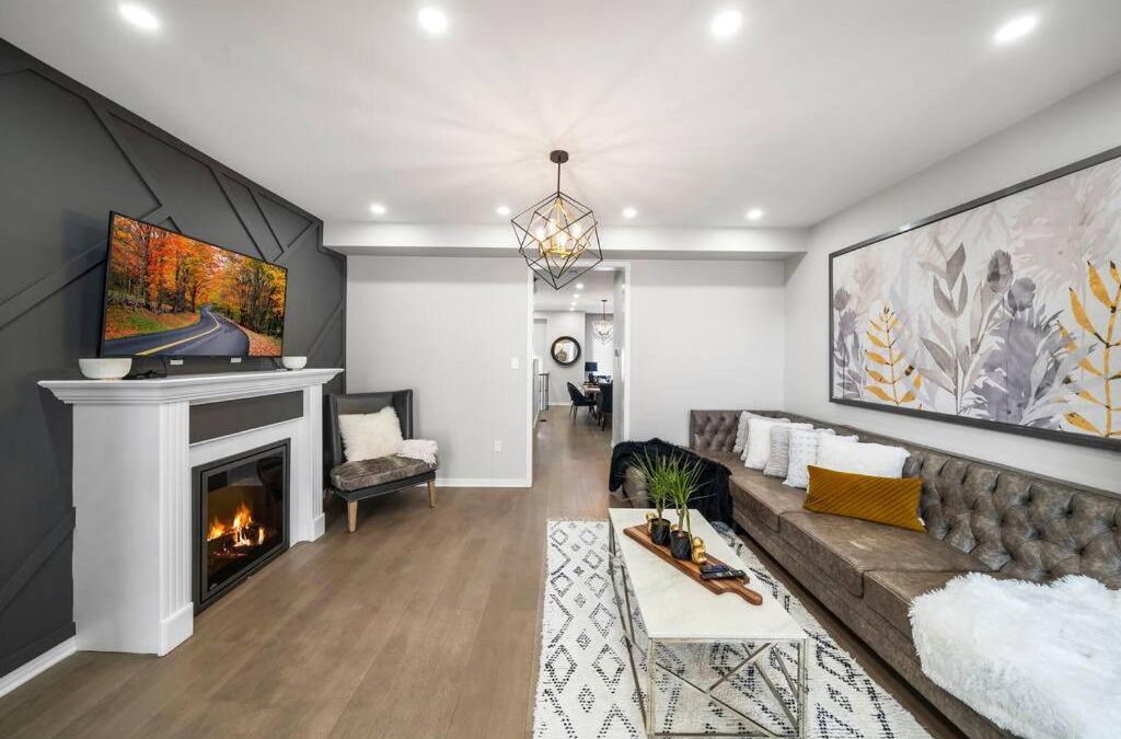Hurontario House | Modern 4 Level home-Game room/Parking/Near Airport