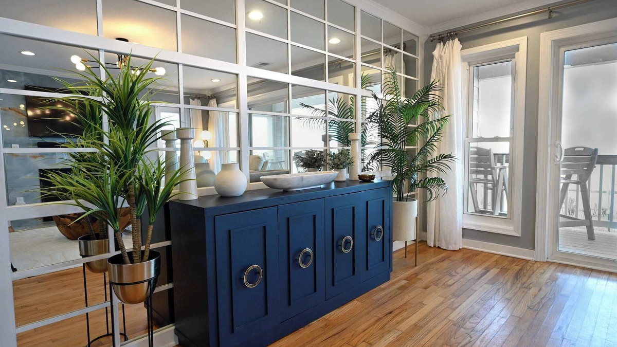 Chic's Beach House | Modern 4bdr Oceanfront home