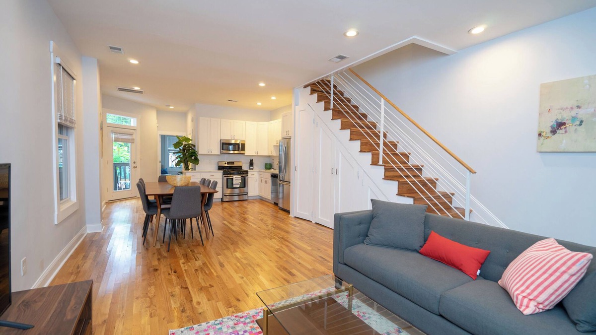 Park View House | Modern 4BR Columbia Heights Gem Walk 2 Metro & Shops with Parking