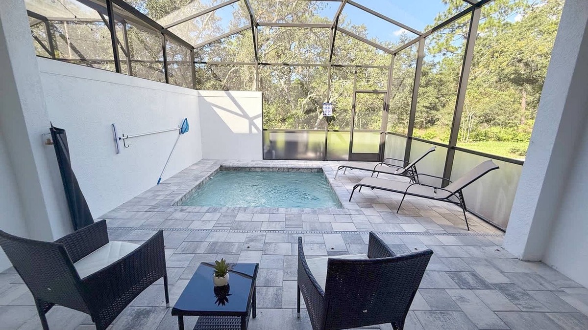 Clermont House | Modern 4BR Family Home With Private Pool