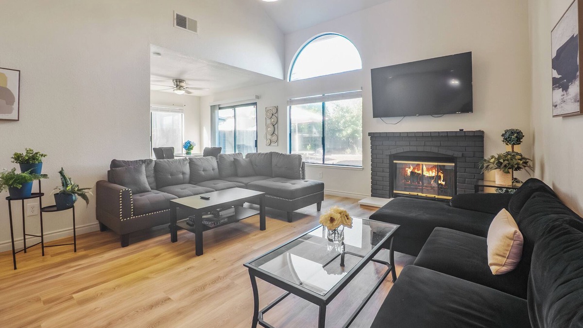 Pittsburg House | Modern 4BR Home+Near BART+Kaiser