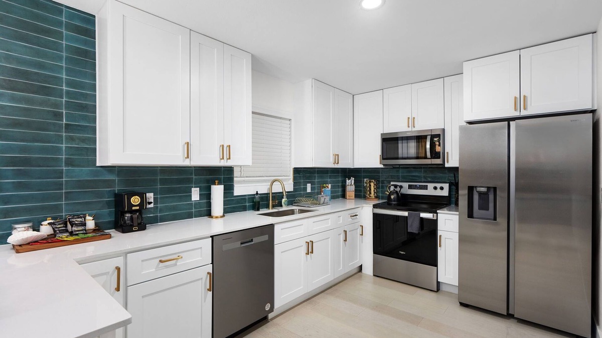 Beacon Ridge House | Modern 4BR House 10mins to Downtown