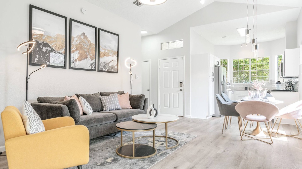 Wells Branch House | ❤️modern 5☆accommodation in 3B2B✔King size bed✔ BBQ✔ pet friendly✔5 mi to Domain