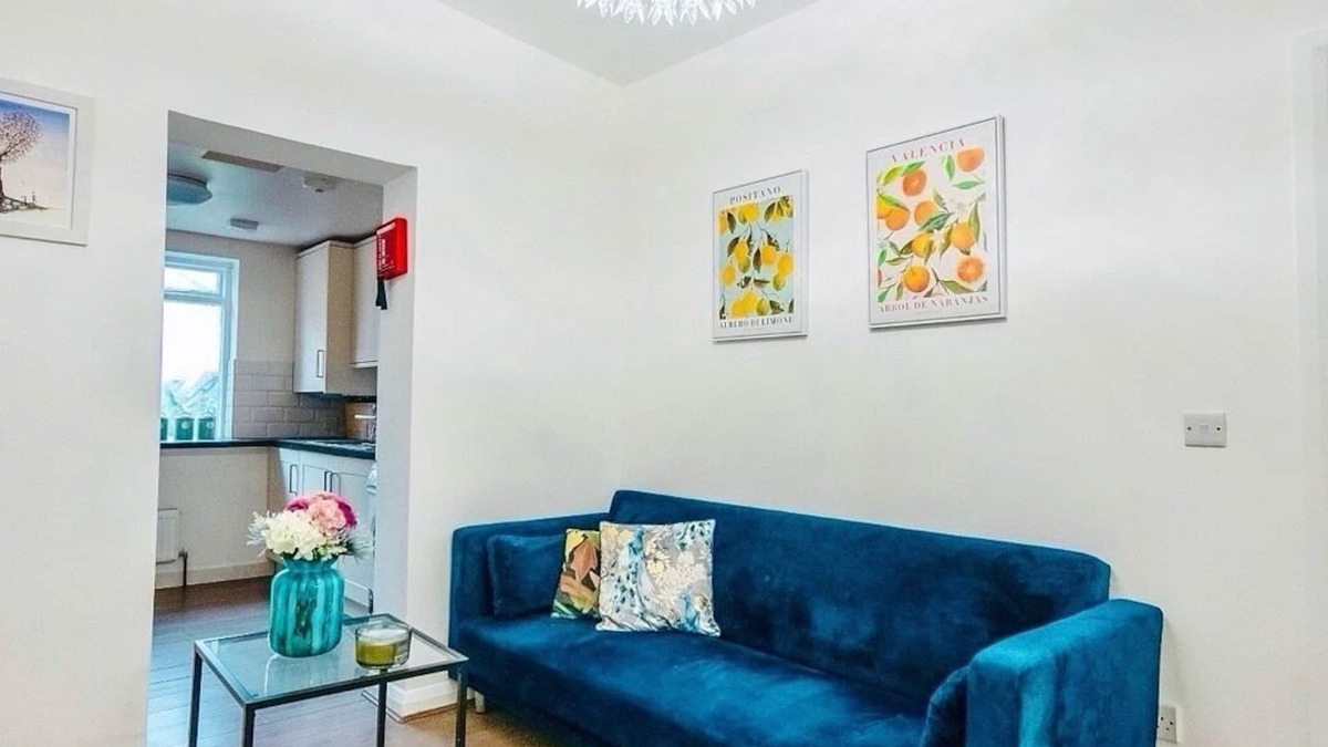 Cantelowes Apartment | Modern 5-Bedroom Apartment in Prime Location