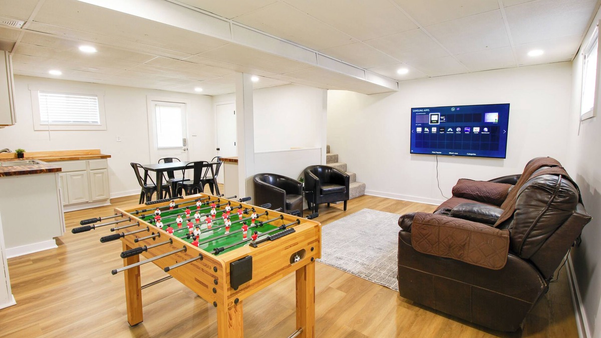 Lynchburg House | Modern 5 BR Retreat Minutes from LU