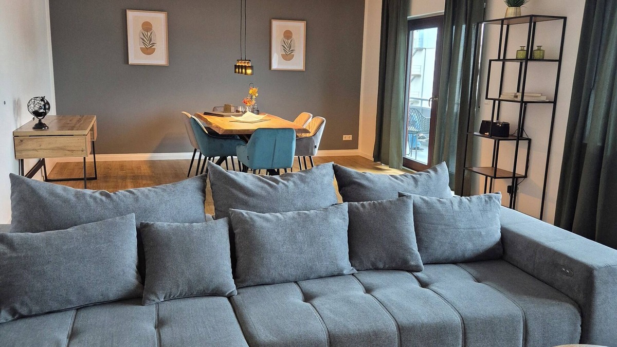 Schwieberdingen Apartment | Modern 5-room apartment with roof terrace and conservatory