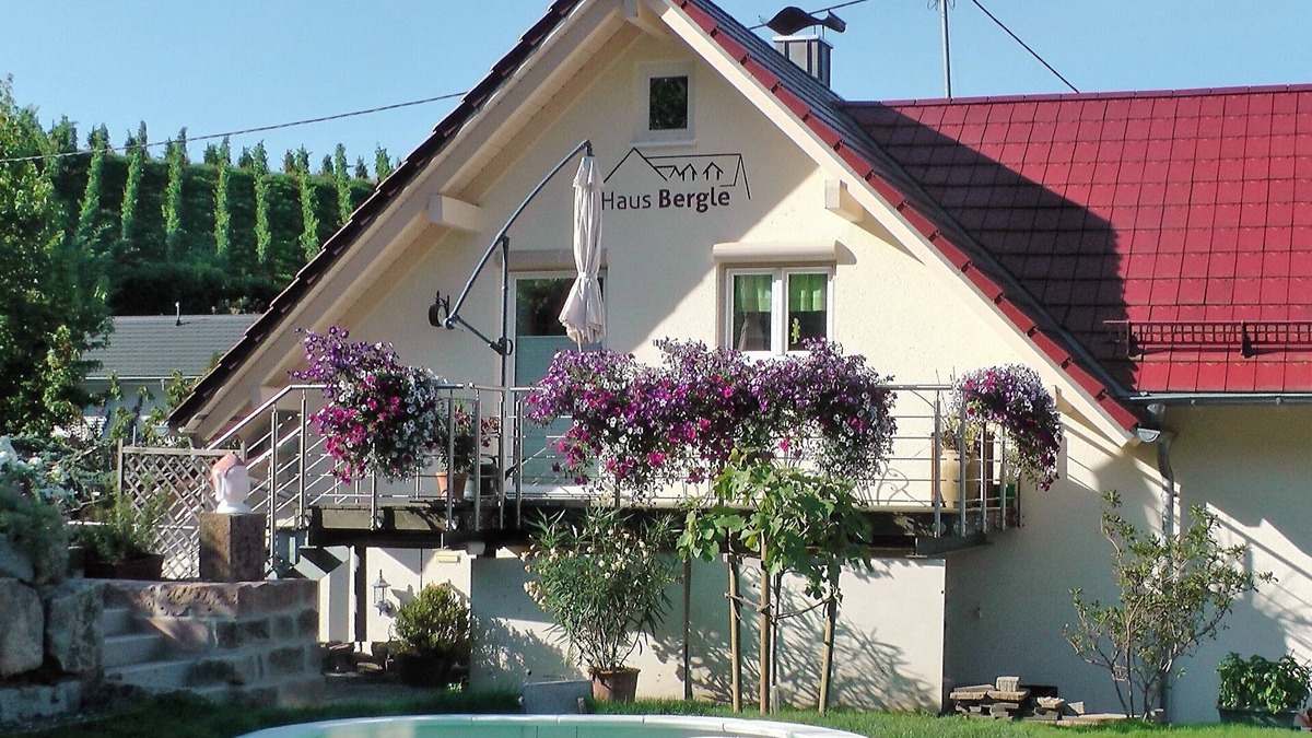 Albersbach Apartment | Modern 5 star apartment for 4 people 70 sqm in the middle of the vineyards