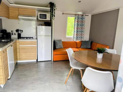 Kropswolde Ski Chalet | Modern 6P Tiny SolHouse 6 - Near Groningen