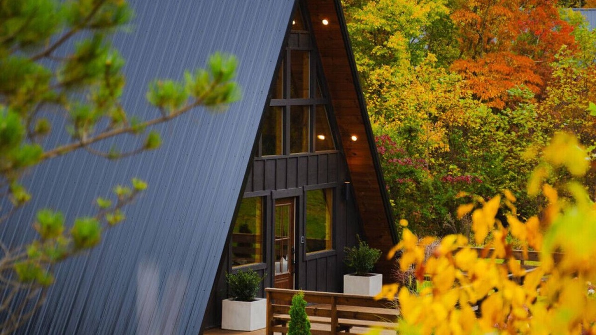 McArthur Cabin | Modern A-Frame + Barrel Sauna | Hot Tub | Kid's Fort | Private Trails